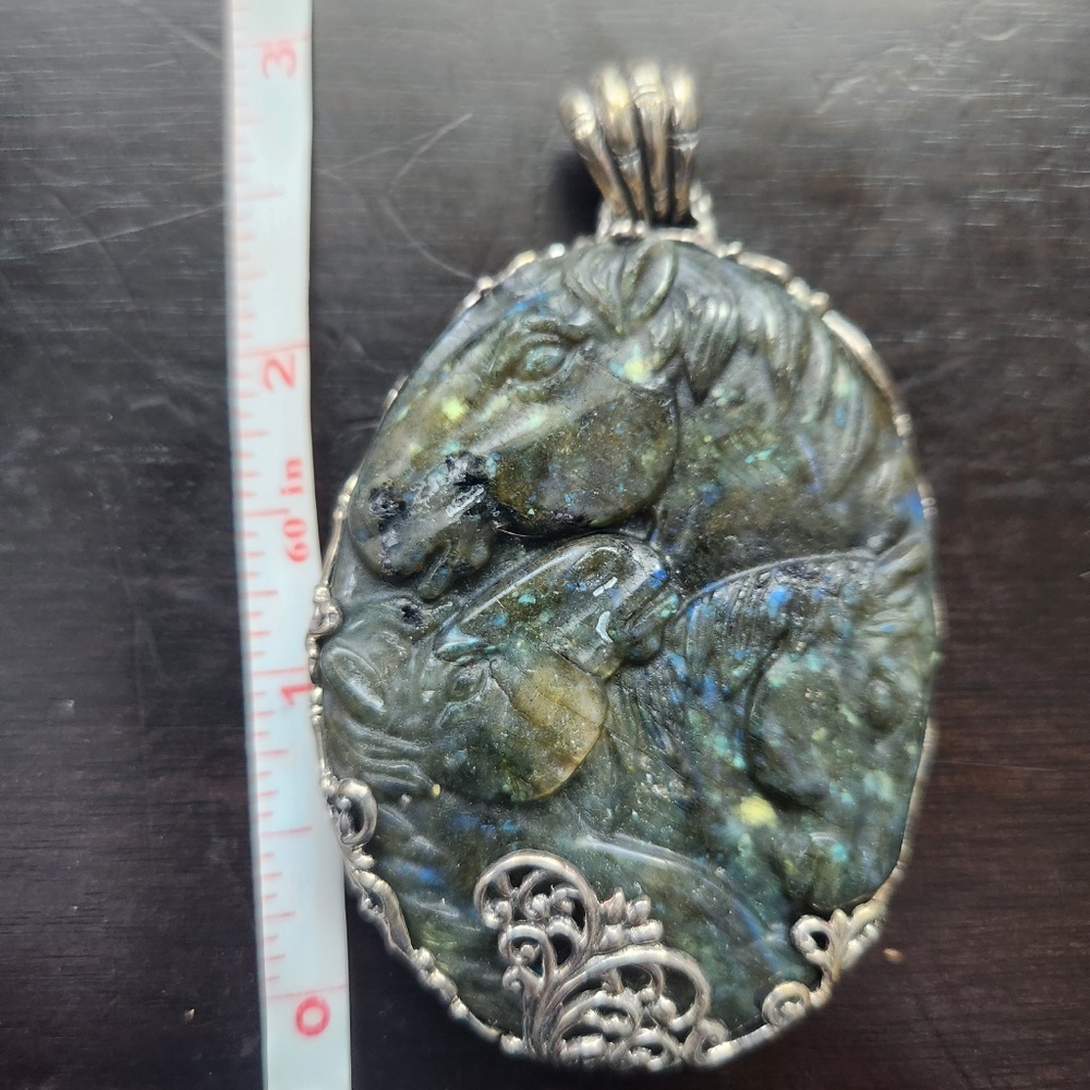 SARDA Labradorite 925 Silver Carved Horses pendant, preloved - Picture 3 of 5